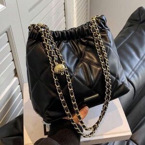 Elegant Black Quilted Chain Bag